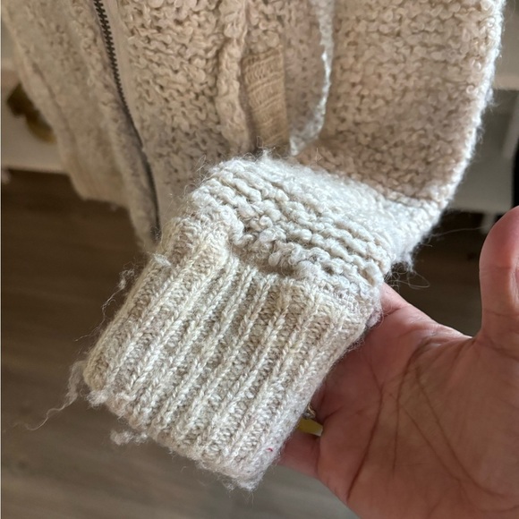 Cream Textured Zip-Up Sweater‎ - Picture 4 of 10